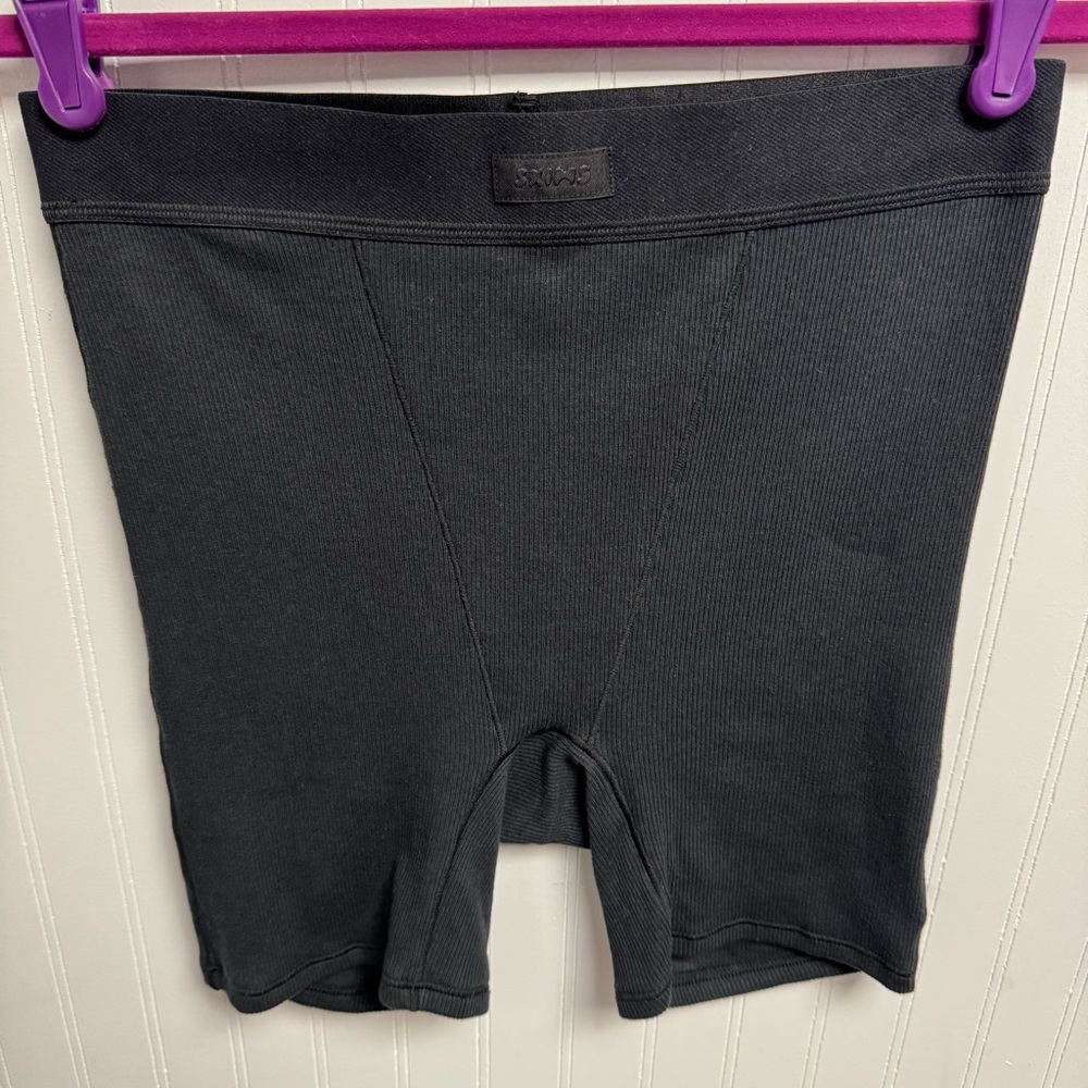 Skims NWT Ribbed Boxer Shorts Soot Small (PN-HWS-0042)
